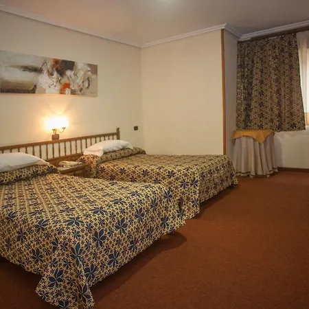 Hospedium La Marina Costa Da Morte 2* Сеэ