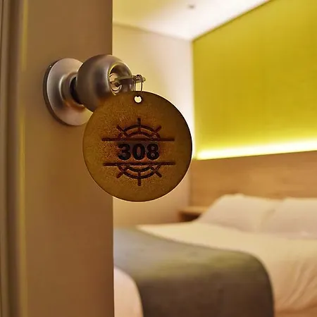 Отель Hospedium La Marina Costa Da Morte 2*